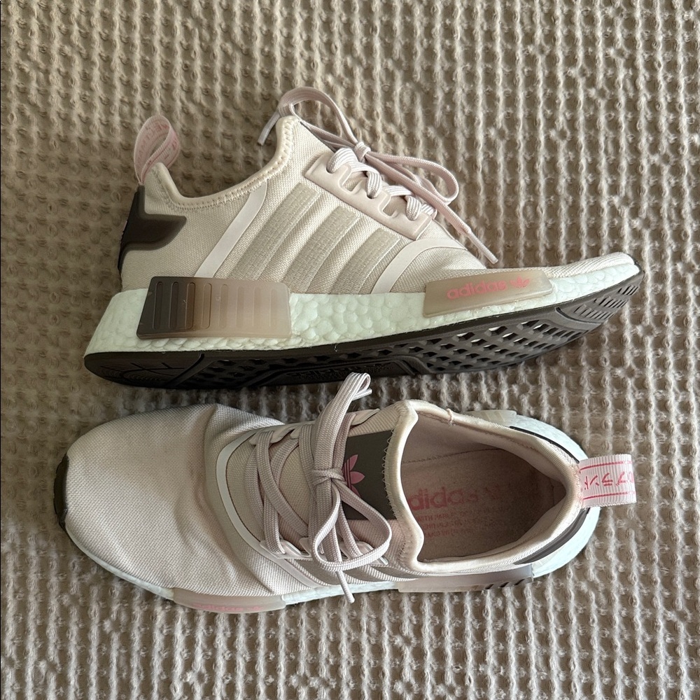 Adidas Women's Light Pink Sneakers - Nmd_R1’s